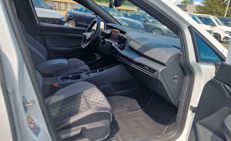 Volkswagen Golf VIII