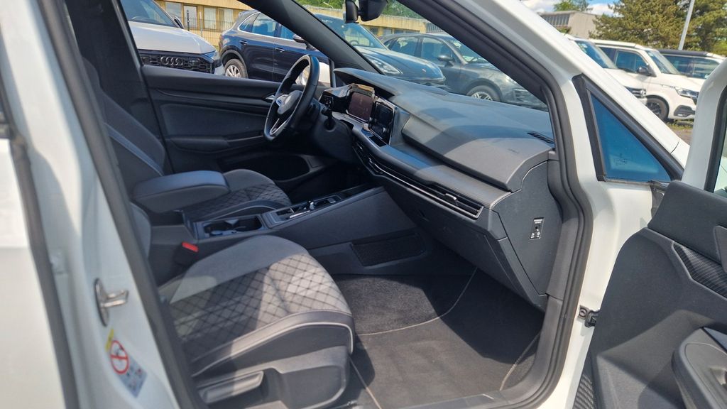 Volkswagen Golf VIII